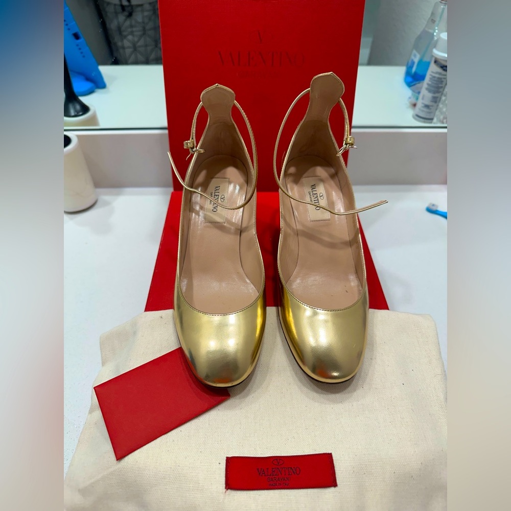 Valentino tango pump